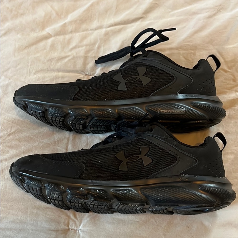 Under Armour Charged Assert Men's Black Running Shoes